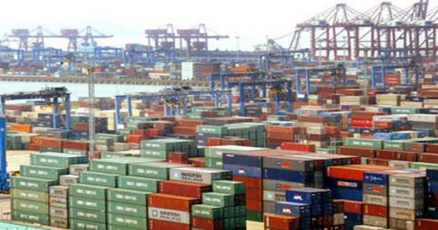 “المركزي”: 26.5% انخفاضًا في حصيلة الصادرات السلعية