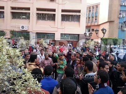 وقفة بطب المنوفية تنديدًا باعتقال الطلاب