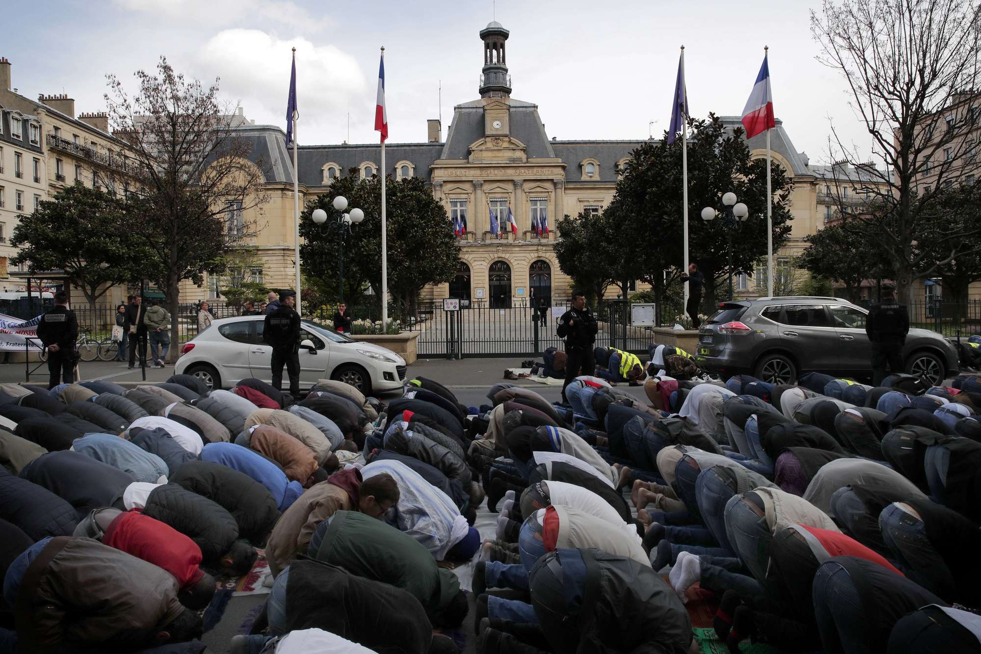 Хорошая жизнь в европе. Исламизация Франции. Мусульмане в Париже. Мусульмане в Европе.